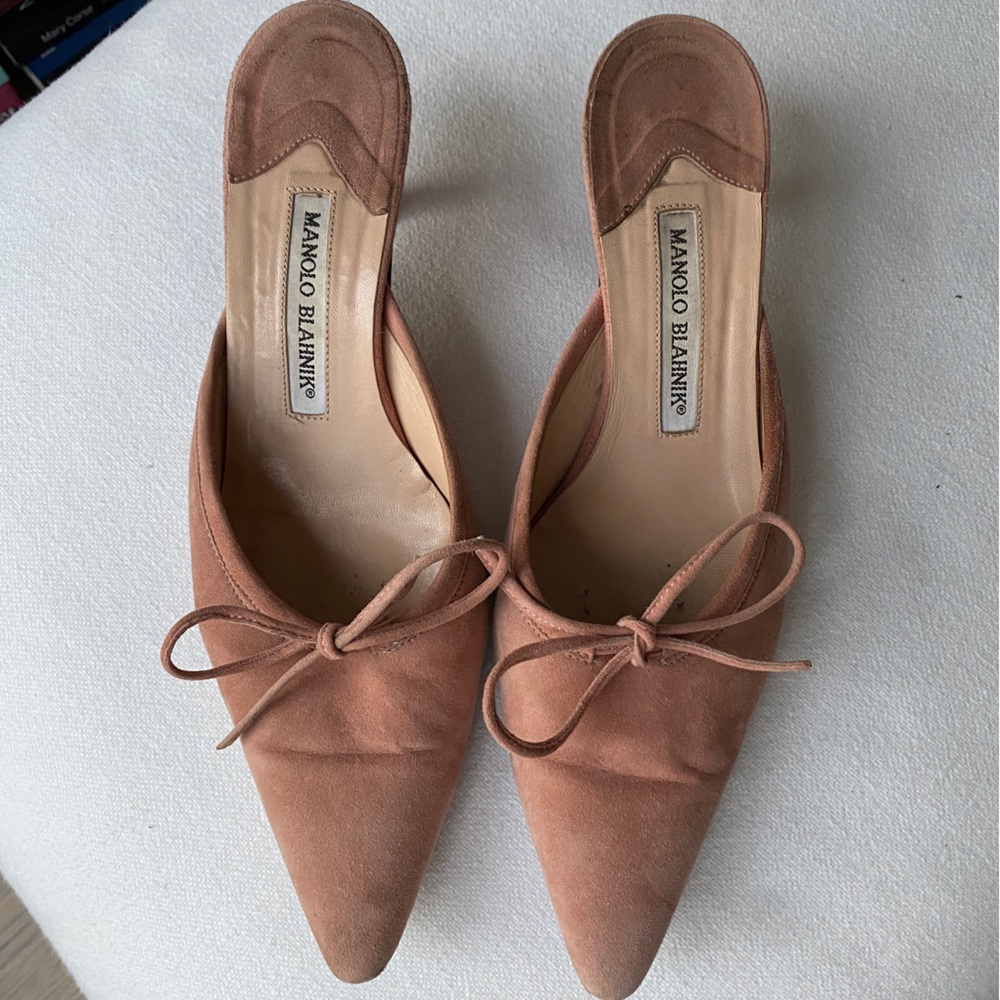 Pink Suede Manolo Blahnik Kitten Heels